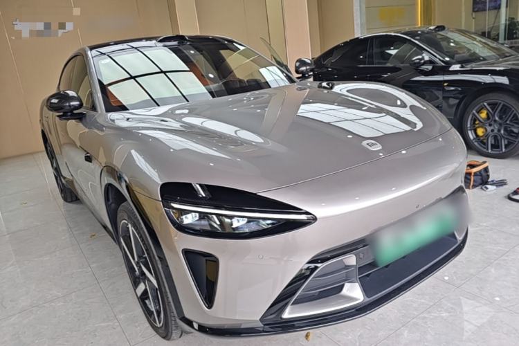 Used Xiaomi Auto YU7 2025 Ultra-Long Range High-Performance All-Wheel-Drive Max Edition Front Right 45 Deg