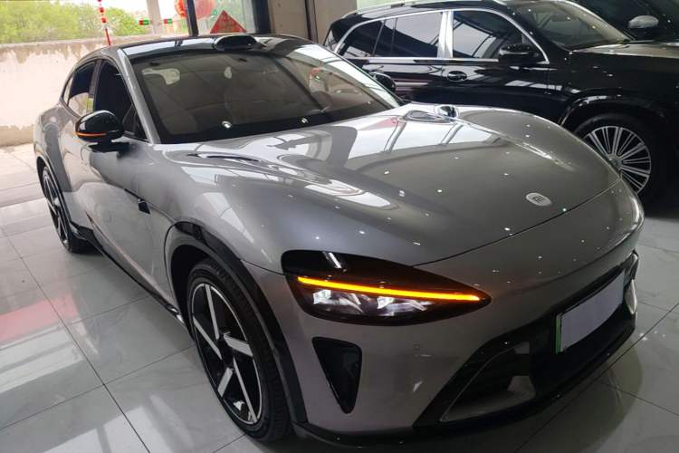 Used Xiaomi Auto YU7 2025 Ultra-Long Range High-Performance All-Wheel-Drive Max Edition Front Right 45 Deg