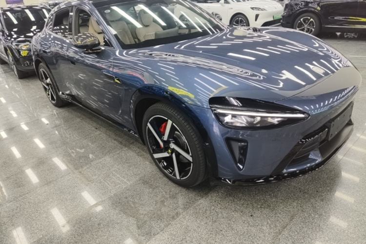 Used Xiaomi Auto YU7 2025 Ultra-Long Range High-Performance All-Wheel-Drive Max Edition Front Right 45 Deg