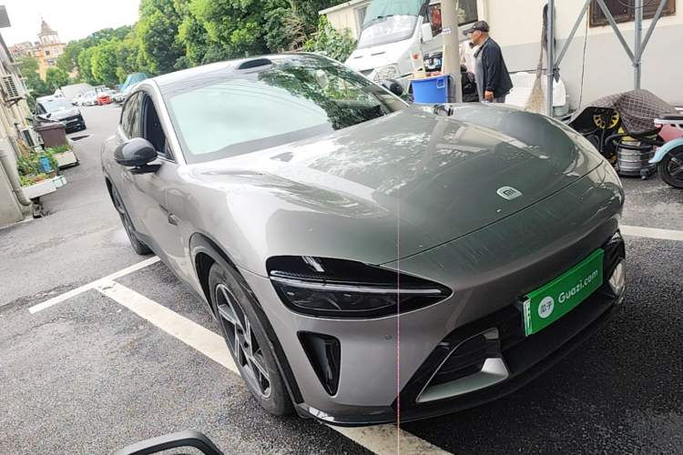 Used Xiaomi Auto YU7 2025 Ultra-Long Range All-Wheel Drive Pro Version Front Right 45 Deg