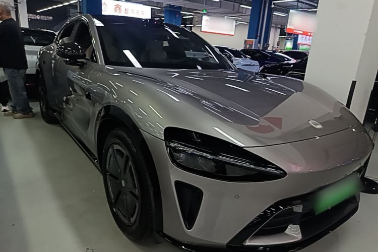 Used Xiaomi Auto YU7 2025 Ultra-Long Range High-Performance All-Wheel-Drive Max Edition Front Right 45 Deg