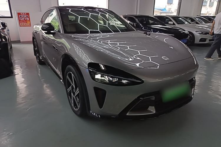 Used Xiaomi Auto YU7 2025 Ultra-Long Range High-Performance All-Wheel-Drive Max Edition Front Right 45 Deg
