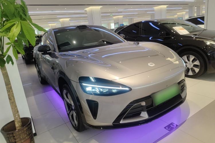 Used Xiaomi Auto YU7 2025 Ultra-Long Range High-Performance All-Wheel-Drive Max Edition Front Right 45 Deg