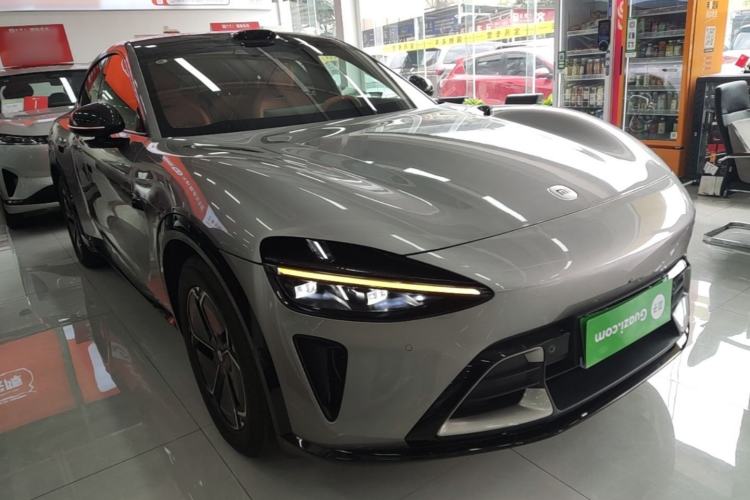 Used Xiaomi Auto YU7 2025 Ultra-Long Range High-Performance All-Wheel-Drive Max Edition Front Right 45 Deg