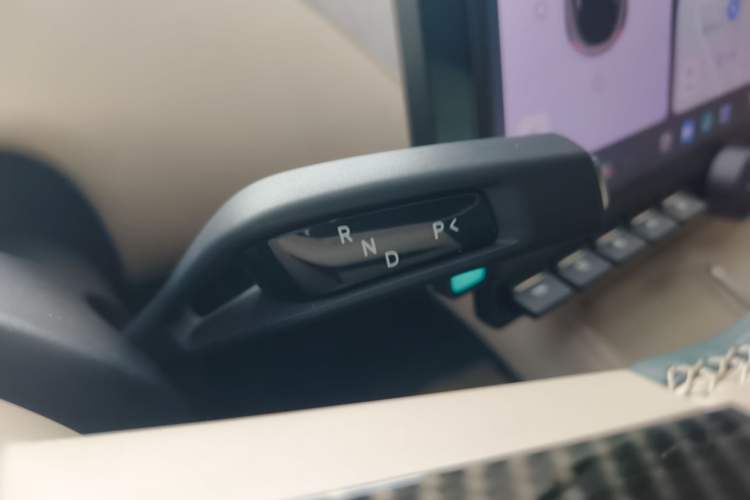Used Xiaomi Auto YU7 2025 Ultra-Long Range All-Wheel Drive Pro Version Gear Lever