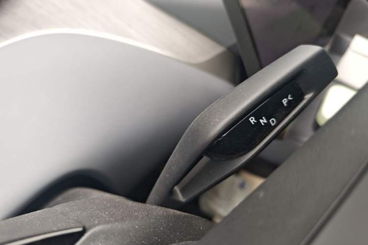 Used Xiaomi Auto YU7 2025 Ultra-Long Range High-Performance All-Wheel-Drive Max Edition Gear Lever