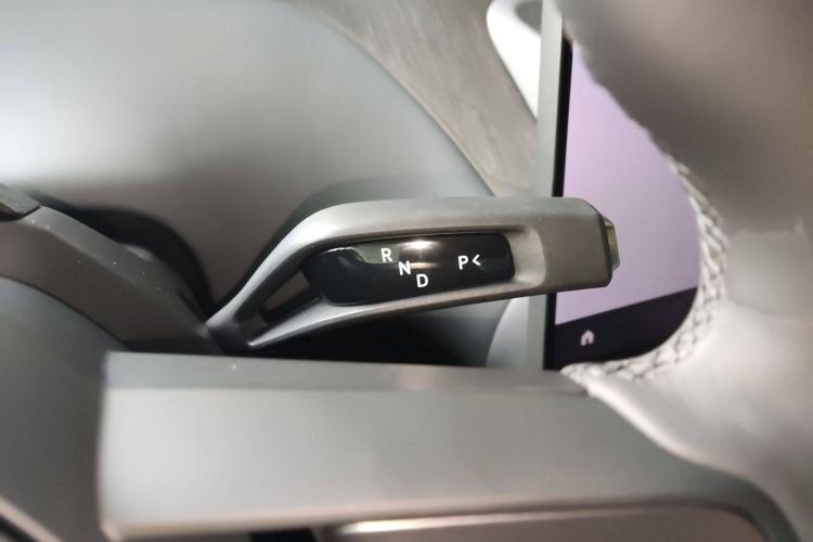 Used Xiaomi Auto YU7 2025 Ultra-Long Range High-Performance All-Wheel-Drive Max Edition Gear Lever