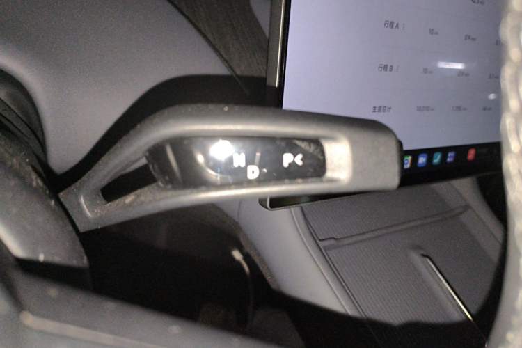 Used Xiaomi Auto YU7 2025 Ultra-Long Range Rear-Wheel Drive Version Gear Lever
