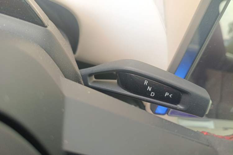 Used Xiaomi Auto YU7 2025 Ultra-Long Range High-Performance All-Wheel-Drive Max Edition Gear Lever