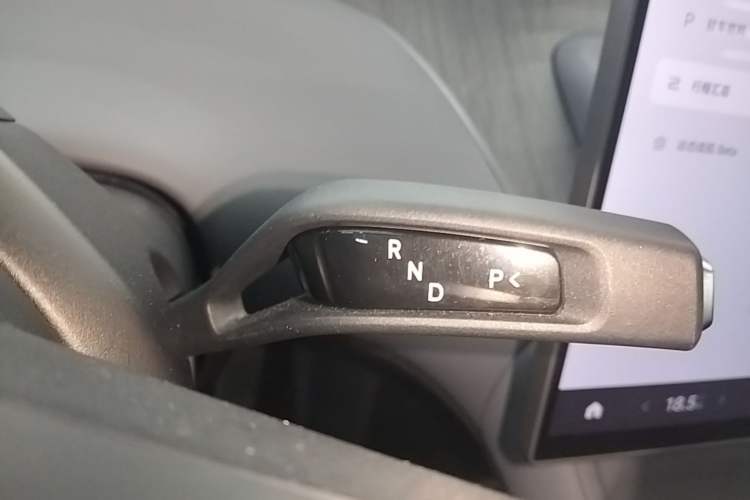 Used Xiaomi Auto YU7 2025 Ultra-Long Range Rear-Wheel Drive Version Gear Lever