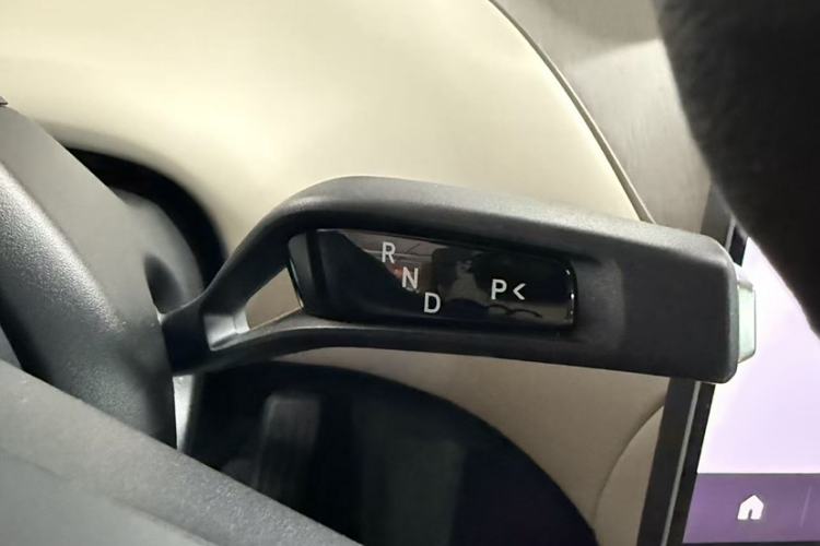 Used Xiaomi Auto YU7 2025 Ultra-Long Range High-Performance All-Wheel-Drive Max Edition Gear Lever