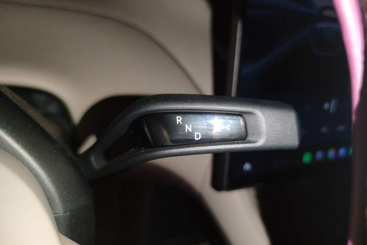 Used Xiaomi Auto YU7 2025 Ultra-Long Range High-Performance All-Wheel-Drive Max Edition Gear Lever