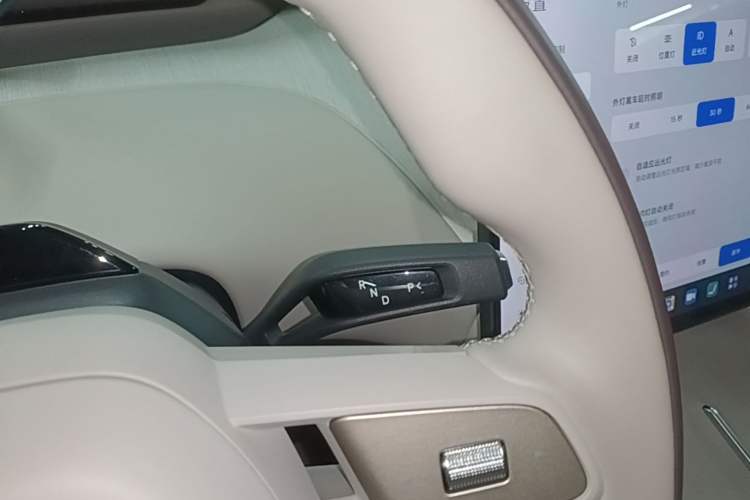 Used Xiaomi Auto YU7 2025 Ultra-Long Range All-Wheel Drive Pro Version Gear Lever