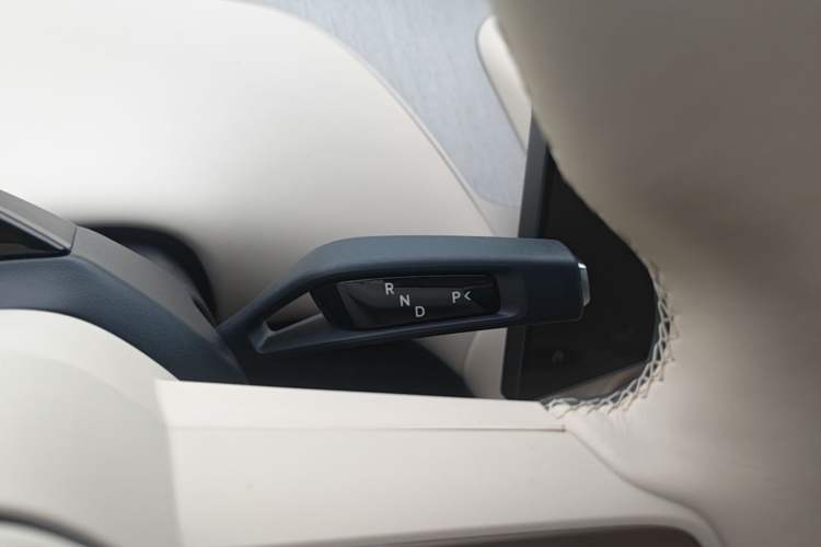 Used Xiaomi Auto YU7 2025 Ultra-Long Range High-Performance All-Wheel-Drive Max Edition Gear Lever