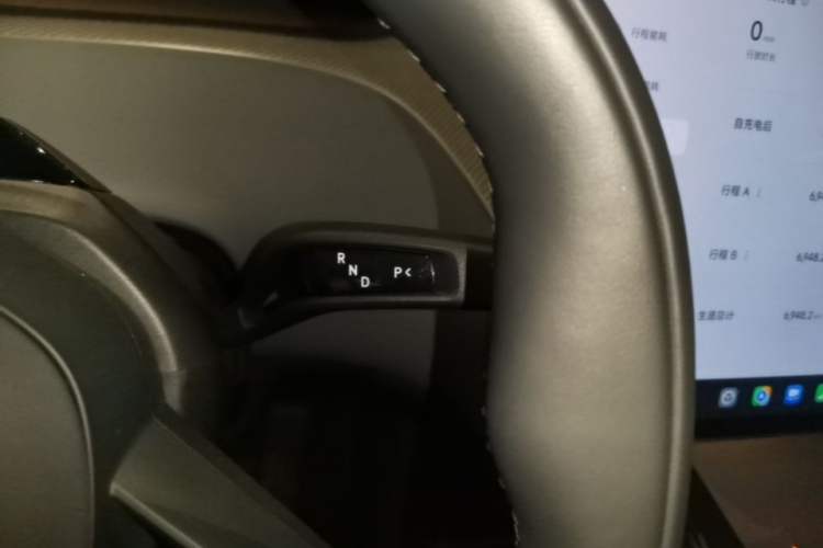 Used Xiaomi Auto YU7 2025 Ultra-Long Range High-Performance All-Wheel-Drive Max Edition Gear Lever