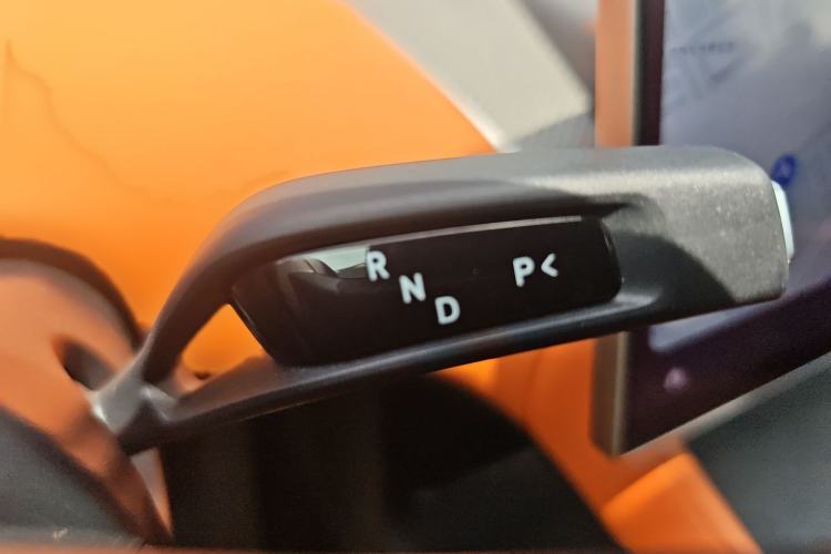 Used Xiaomi Auto YU7 2025 Ultra-Long Range High-Performance All-Wheel-Drive Max Edition Gear Lever