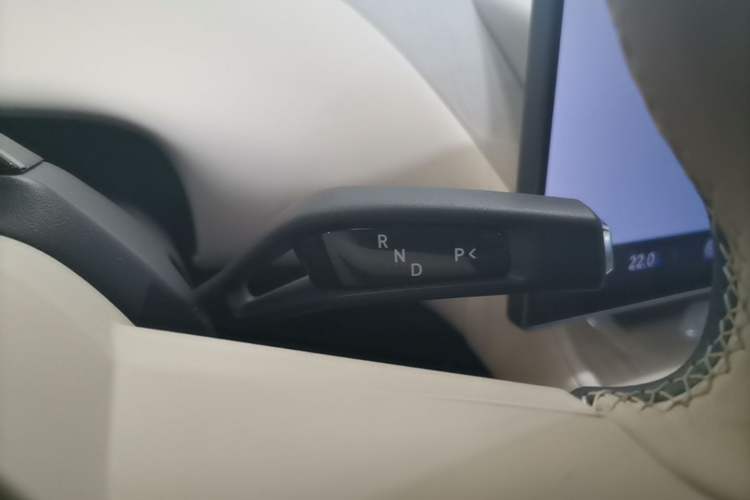 Used Xiaomi Auto YU7 2025 Ultra-Long Range Rear-Wheel Drive Version Gear Lever