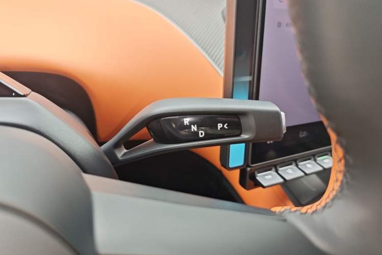 Used Xiaomi Auto YU7 2025 Ultra-Long Range High-Performance All-Wheel-Drive Max Edition Gear Lever