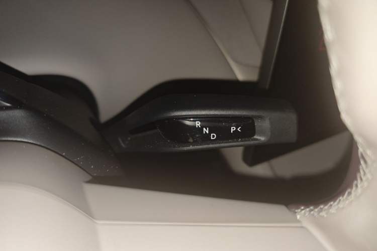 Used Xiaomi Auto YU7 2025 Ultra-Long Range Rear-Wheel Drive Version Gear Lever