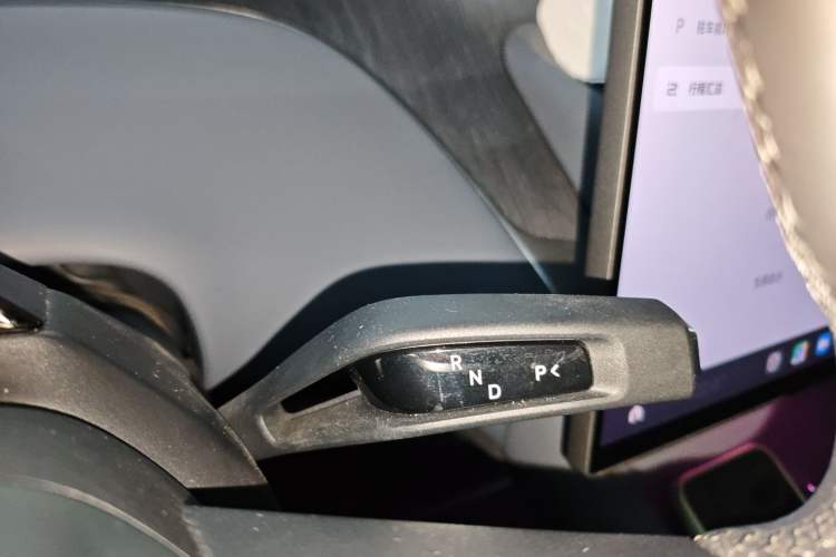 Used Xiaomi Auto YU7 2025 Ultra-Long Range Rear-Wheel Drive Version Gear Lever