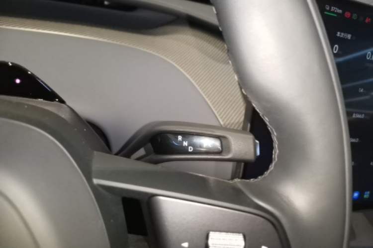 Used Xiaomi Auto YU7 2025 Ultra-Long Range High-Performance All-Wheel-Drive Max Edition Gear Lever