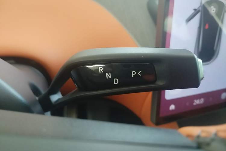 Used Xiaomi Auto YU7 2025 Ultra-Long Range High-Performance All-Wheel-Drive Max Edition Gear Lever
