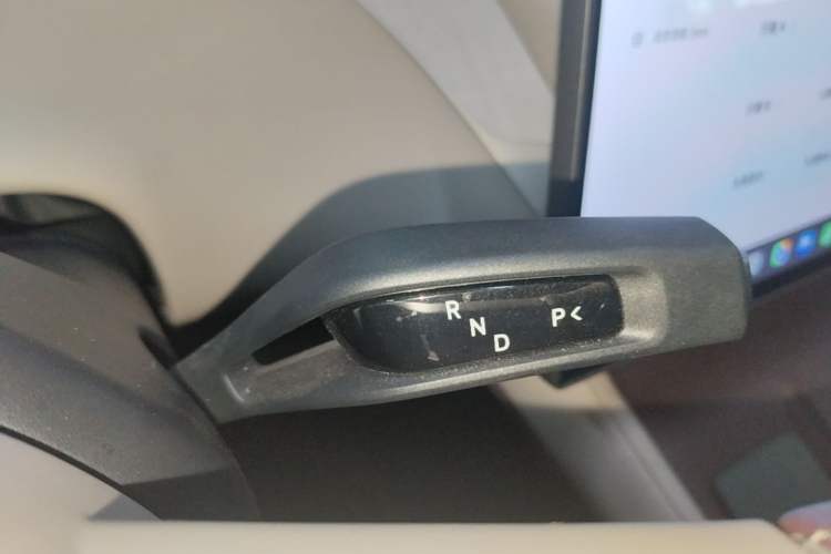 Used Xiaomi Auto YU7 2025 Ultra-Long Range All-Wheel Drive Pro Version Gear Lever