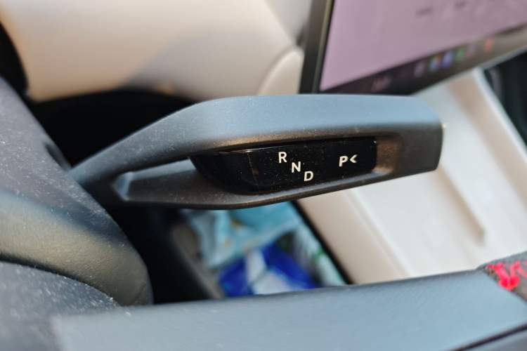 Used Xiaomi Auto YU7 2025 Ultra-Long Range High-Performance All-Wheel-Drive Max Edition Gear Lever