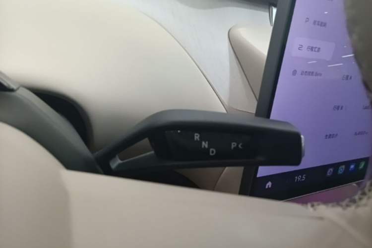 Used Xiaomi Auto YU7 2025 Ultra-Long Range Rear-Wheel Drive Version Gear Lever