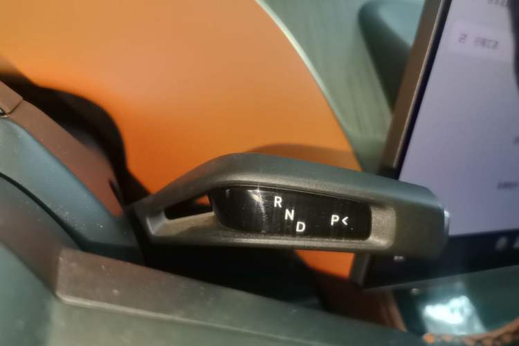 Used Xiaomi Auto YU7 2025 Ultra-Long Range Rear-Wheel Drive Version Gear Lever