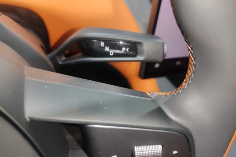 Used Xiaomi Auto YU7 2025 Ultra-Long Range All-Wheel Drive Pro Version Gear Lever