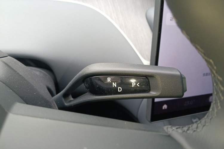 Used Xiaomi Auto YU7 2025 Ultra-Long Range Rear-Wheel Drive Version Gear Lever