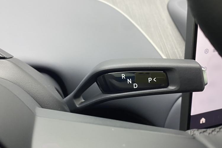 Used Xiaomi Auto YU7 2025 Ultra-Long Range Rear-Wheel Drive Version Gear Lever