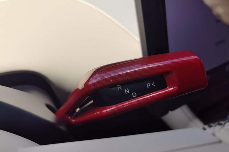 Used Xiaomi Auto YU7 2025 Ultra-Long Range High-Performance All-Wheel-Drive Max Edition Gear Lever