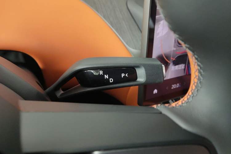 Used Xiaomi Auto YU7 2025 Ultra-Long Range High-Performance All-Wheel-Drive Max Edition Gear Lever