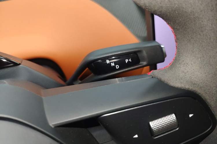 Used Xiaomi Auto YU7 2025 Ultra-Long Range All-Wheel Drive Pro Version Gear Lever
