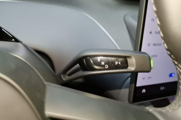 Used Xiaomi Auto YU7 2025 Ultra-Long Range High-Performance All-Wheel-Drive Max Edition Gear Lever
