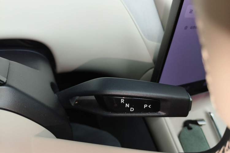 Used Xiaomi Auto YU7 2025 Ultra-Long Range All-Wheel Drive Pro Version Gear Lever