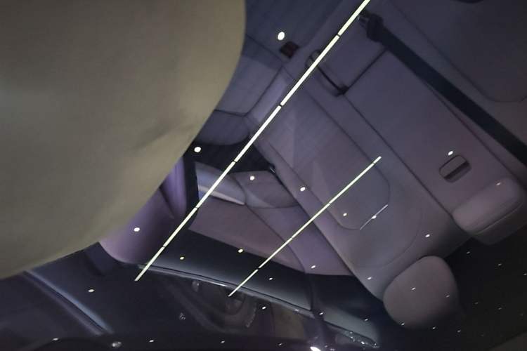 Used Xiaomi Auto YU7 2025 Ultra-Long Range High-Performance All-Wheel-Drive Max Edition Headliner