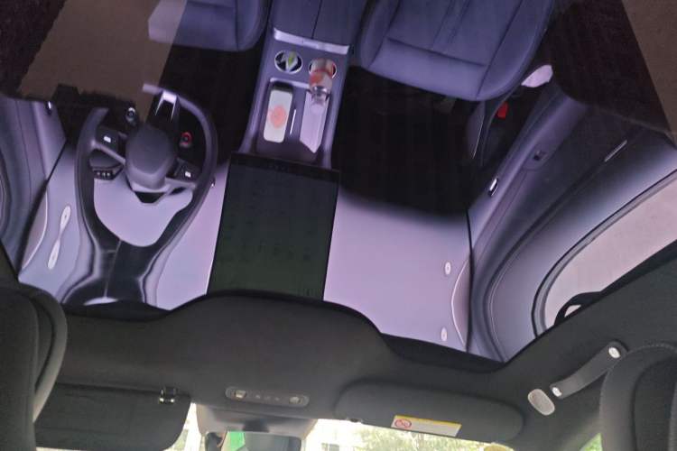 Used Xiaomi Auto YU7 2025 Ultra-Long Range High-Performance All-Wheel-Drive Max Edition Headliner