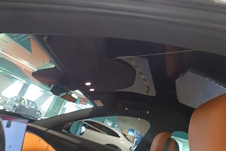 Used Xiaomi Auto YU7 2025 Ultra-Long Range High-Performance All-Wheel-Drive Max Edition Headliner