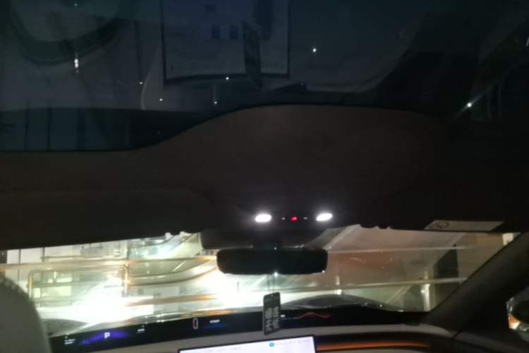 Used Xiaomi Auto YU7 2025 Ultra-Long Range High-Performance All-Wheel-Drive Max Edition Headliner