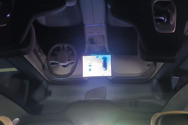 Used Xiaomi Auto YU7 2025 Ultra-Long Range High-Performance All-Wheel-Drive Max Edition Headliner