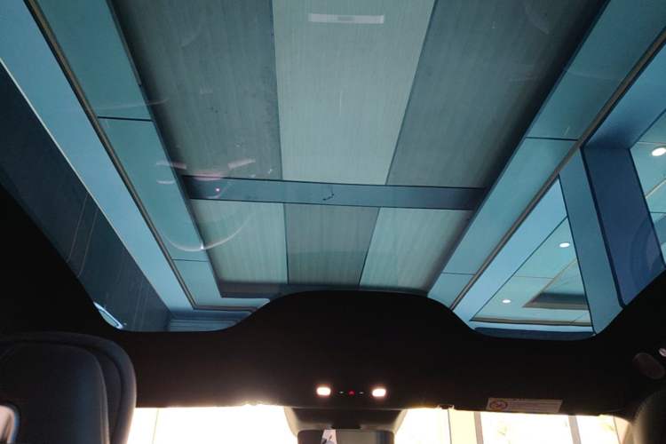 Used Xiaomi Auto YU7 2025 Ultra-Long Range High-Performance All-Wheel-Drive Max Edition Headliner