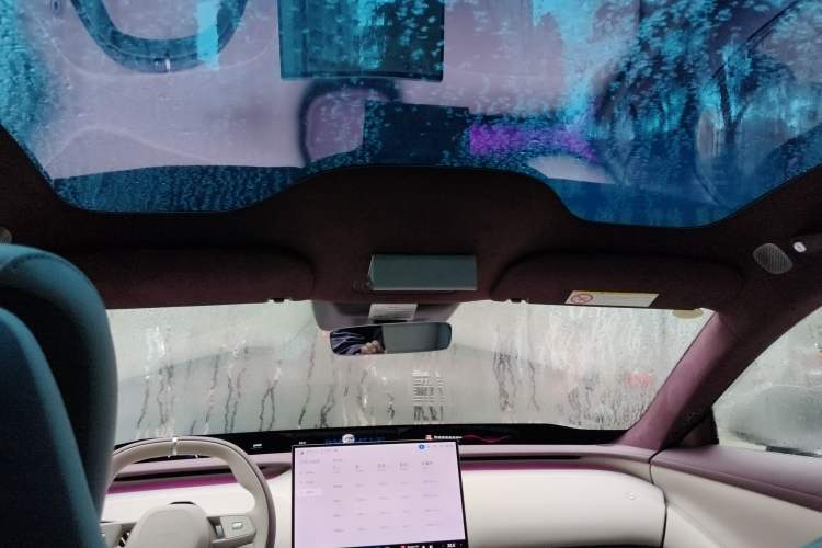 Used Xiaomi Auto YU7 2025 Ultra-Long Range High-Performance All-Wheel-Drive Max Edition Headliner