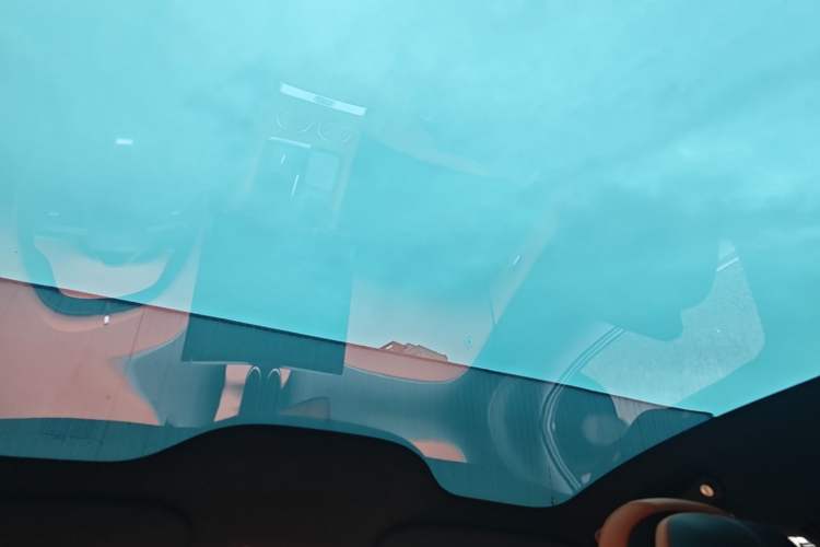 Used Xiaomi Auto YU7 2025 Ultra-Long Range High-Performance All-Wheel-Drive Max Edition Headliner