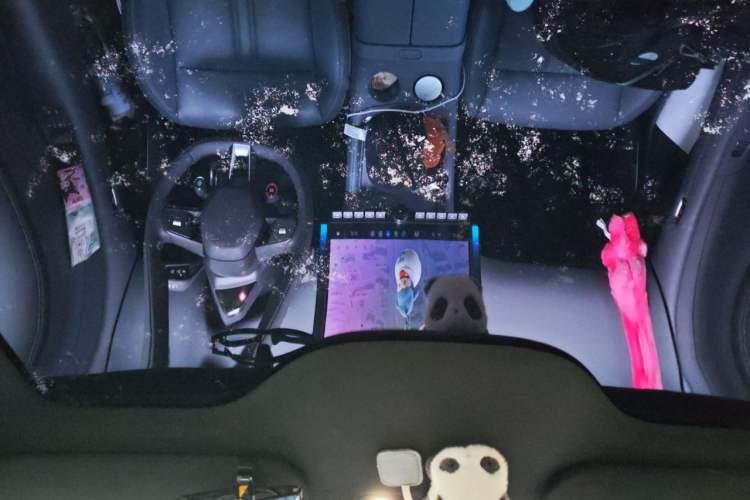 Used Xiaomi Auto YU7 2025 Ultra-Long Range High-Performance All-Wheel-Drive Max Edition Headliner