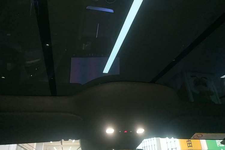 Used Xiaomi Auto YU7 2025 Ultra-Long Range All-Wheel Drive Pro Version Headliner