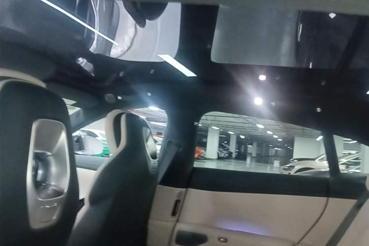 Used Xiaomi Auto YU7 2025 Ultra-Long Range Rear-Wheel Drive Version Headliner