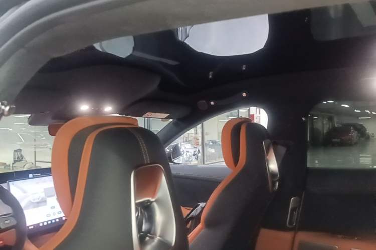 Used Xiaomi Auto YU7 2025 Ultra-Long Range High-Performance All-Wheel-Drive Max Edition Headliner